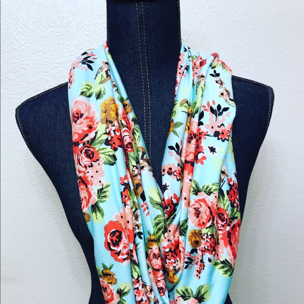 Bloom Nursing Cover